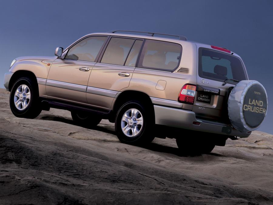  Toyota Land Cruiser 100 VX-R 2005 года  (UAE) (фото 2 из 2)